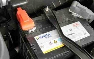 新能源汽車專業(yè)實訓設(shè)備:蓄電池檢修工具怎么使用?